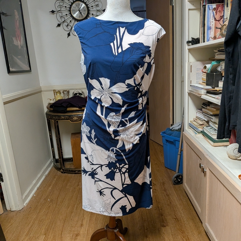 Lauren Floral Blue and White Dress - Picture 2 of 10
